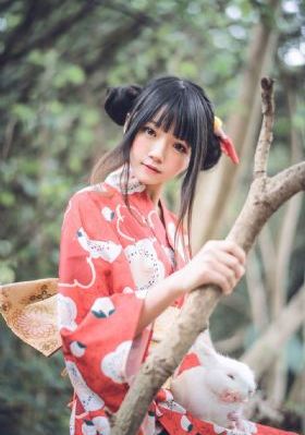 美女变装_超清免费观看视频